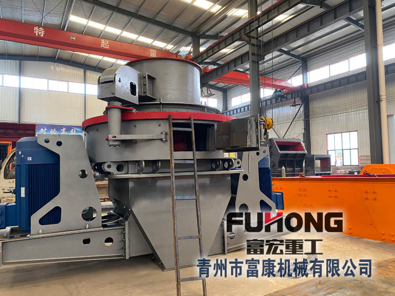 立式?jīng)_擊式破碎機(jī)可用于粗磨作業(yè)，可破碎小于60mm的入料